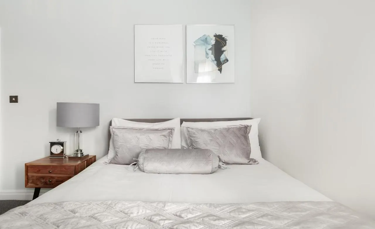 Apartment Stunning And Spacious 4 Bed Apr Next To Bricklane London United Kingdom